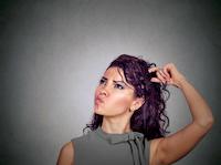 Hintergrundbild: Frau denkt nach